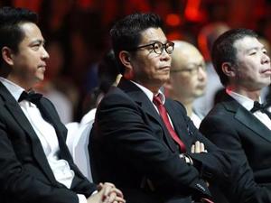 西蒙斯签下短期老将底薪合同，助力国王队阿卡夫成首发新星