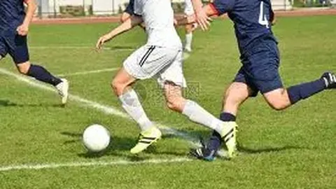 波蒂斯半场高效得分，助雄鹿逆转76人，低位进攻力显神威