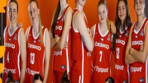 “意甲焦点战：帕尔马对阵博洛尼亚，彩艳、坎切列里首发出战，卡拉布里亚、米兰达新援登场”