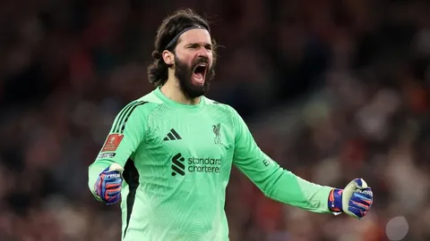 76人连胜不止，米切尔助力骑士续写辉煌，迈向14连胜新里程